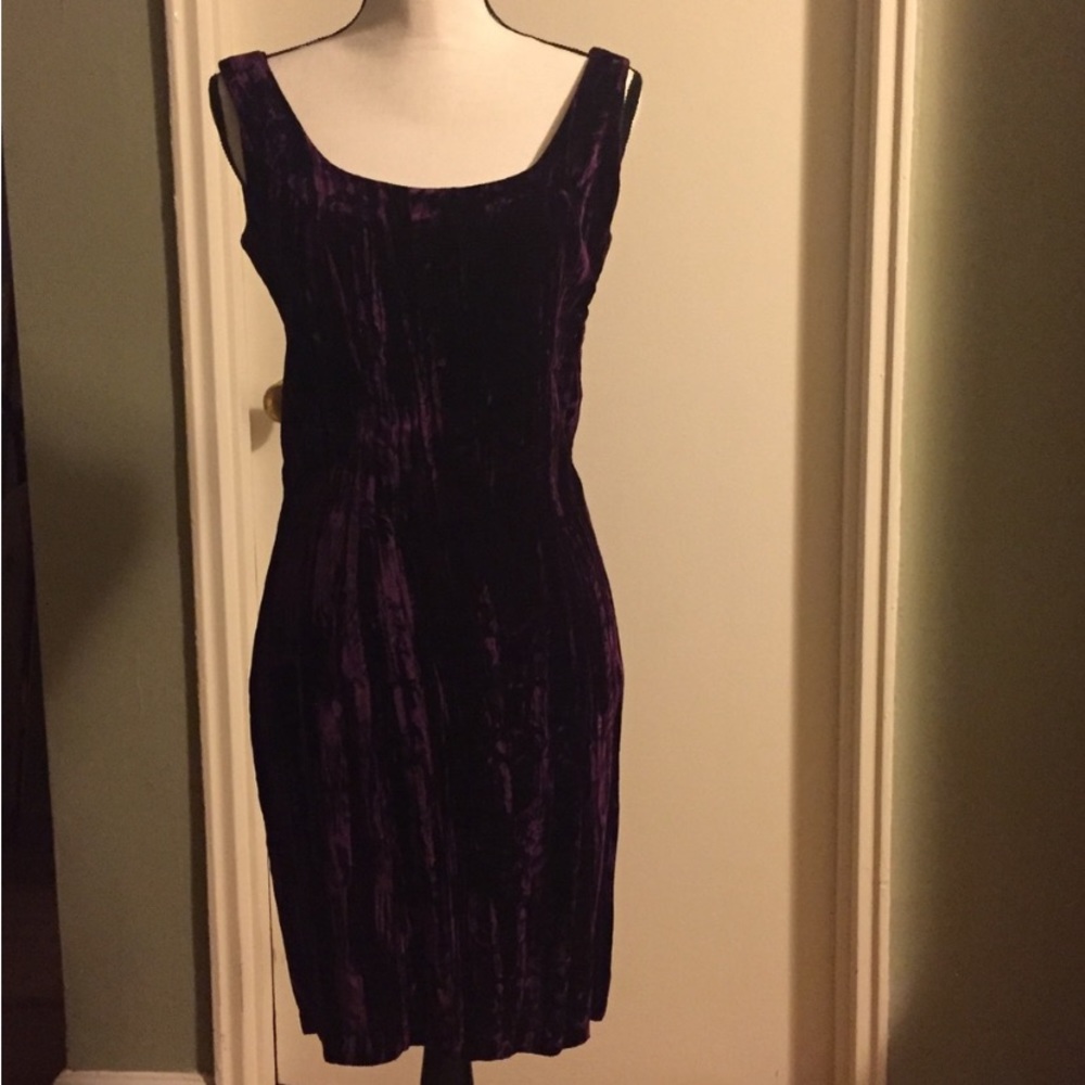 Vintage ‘80s Betsey Johnson crushed velvet dress 🔥